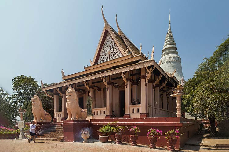 Wat Phnom Hilltop Temple In Downtown Phnom Penh