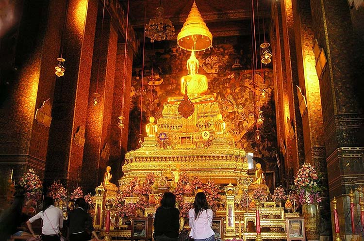 The principal Buddha image