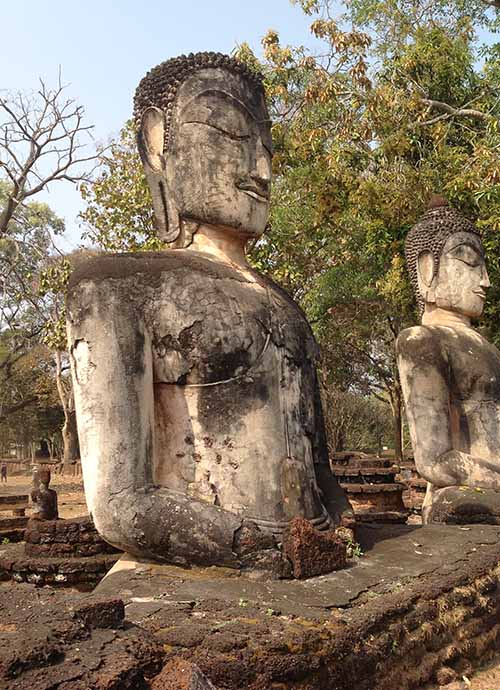 Buddha images in the viharn