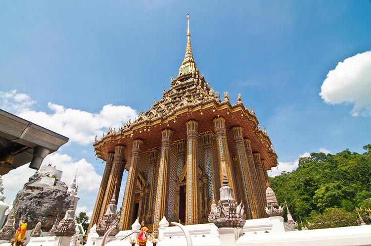 Wat Phra Phutthabat, the Buddha footprint temple