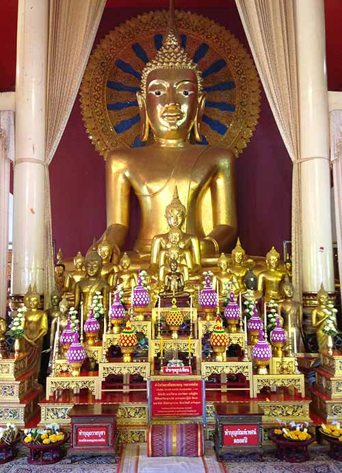 Buddha in the Viharn Luang