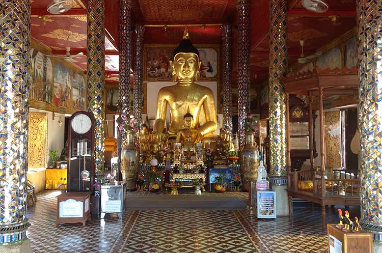 Buddha image in the viharn