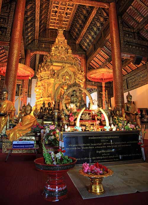 Ku or Buddha Throne in the viharn