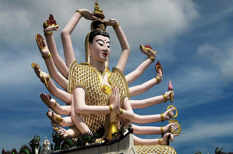 Statue of Guanyin, the Goddess of Mercy at Wat Plai Laem