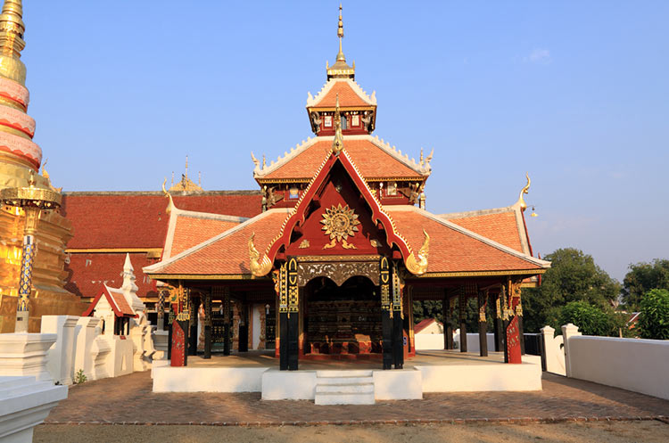 The viharn of Wat Pongsanuk in Lampang town