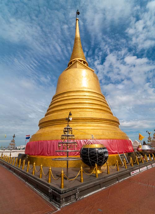 The gilded stupa of Wat Saket