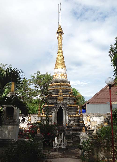 Shan style chedi