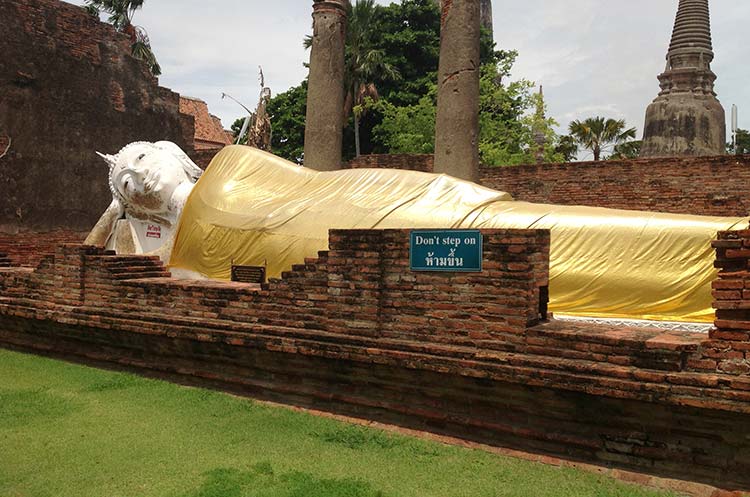Reclining Buddha in the remains of the viharn
