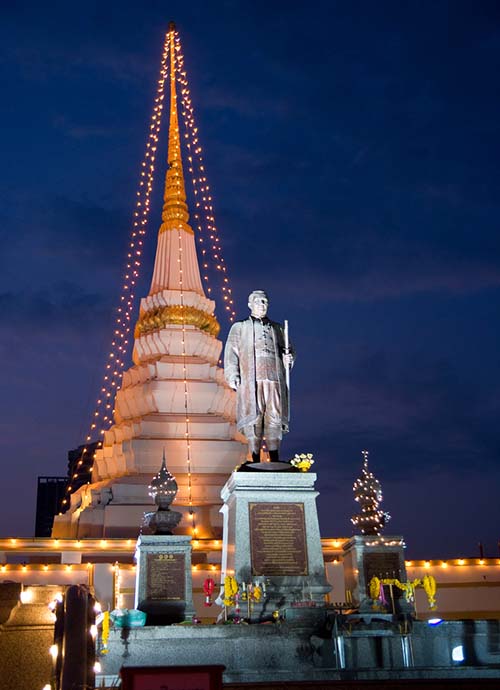 The chedi of the Wat Yannawa