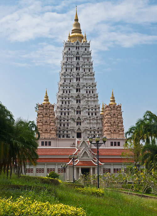 Large chedi